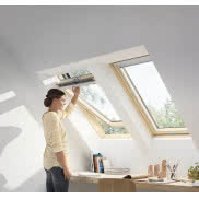 Trzyszybowe drewniane okna dachowe VELUX GLL