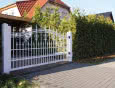 Bramy w stylu retro – jak wybrać idealny model do klasycznej rezydencji?